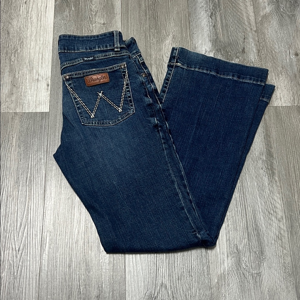 Wrangler Women's mid rise flare Jeans/ size 9 X 34